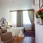 Dimora Palazzo La Fenice Apart Otel