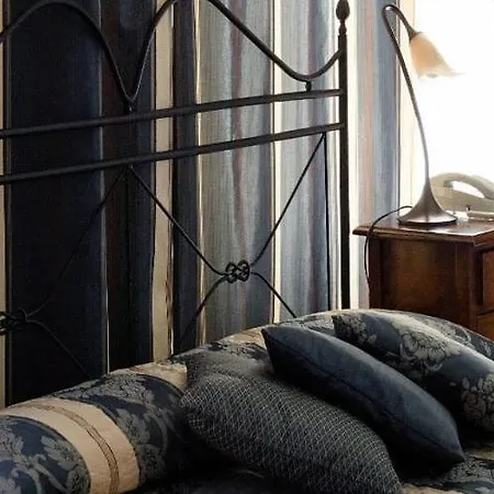 Dimora Palazzo La Fenice Apartahotel