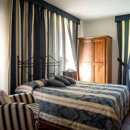 Dimora Palazzo La Fenice 3*