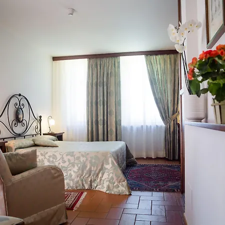 Dimora Palazzo La Fenice Aparthotel